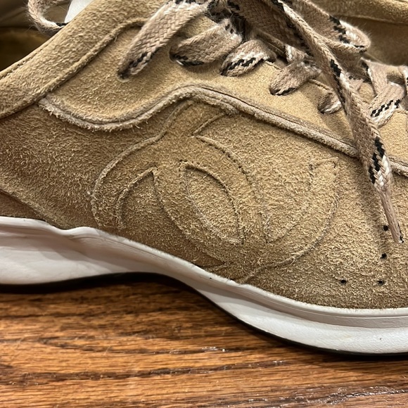 👟 CHANEL Sneakers 👟 - Picture 2 of 10